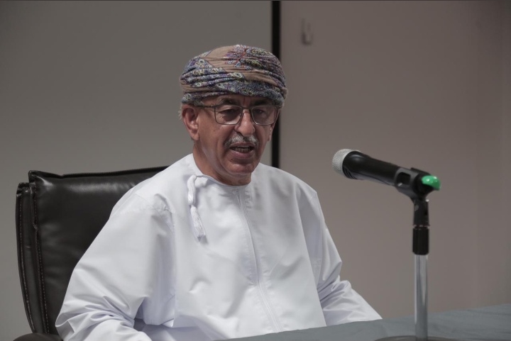 وزير الصحة يلتقي بمسؤولي الخدمات الصحية بمحافظة ظفار