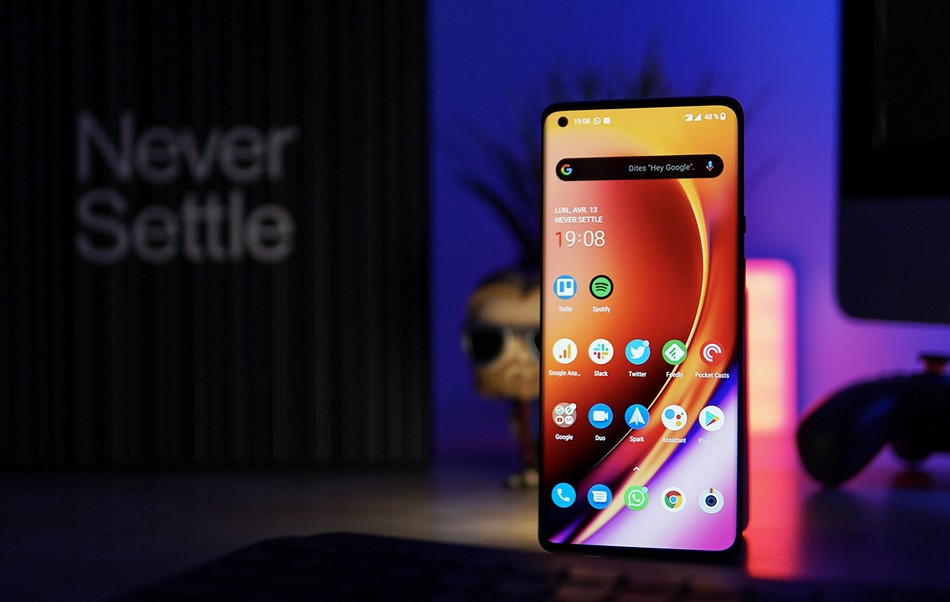 Pete Lau يؤكد حصول OnePlus 8T على شاشة 120Hz وميزات أخرى