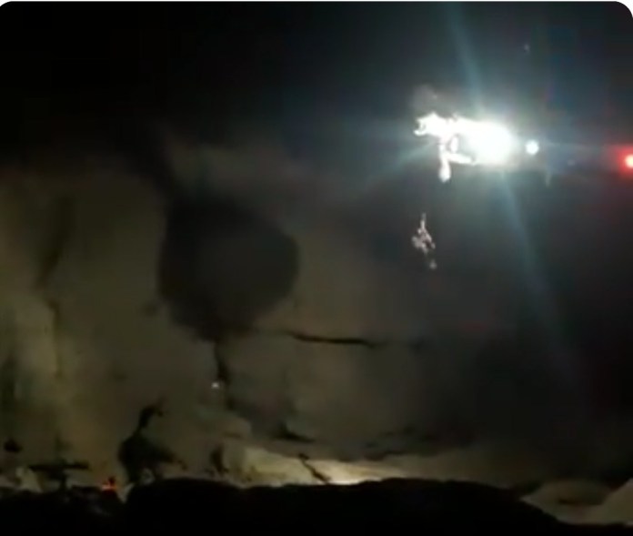 إنقاذ شخص بعد سقوطه من أعلى جبل بقريات