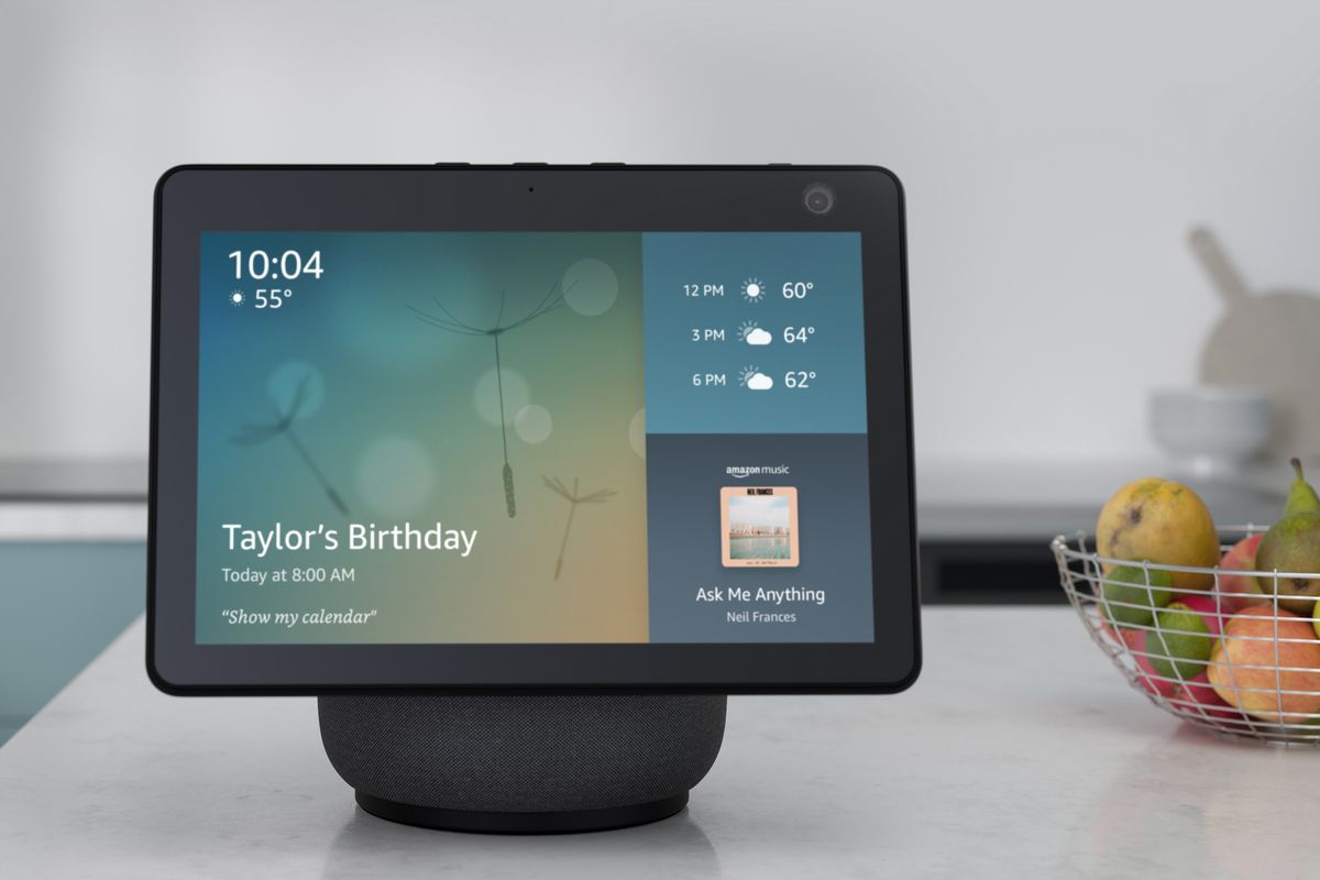 شاشة Amazon Echo Show الجديدة تأتي مع قاعدة دوارة، وتُكلف 250$