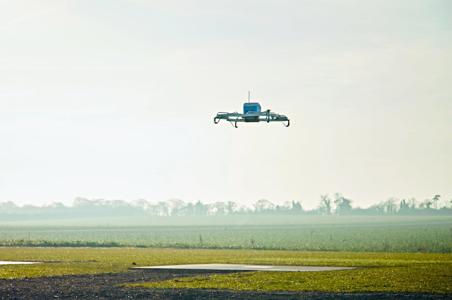 أمازون تحصل على مصادقة الهيئات التنظيمية للبدء بإختبار التوصيل عن طريق الطائرات بدون طيار