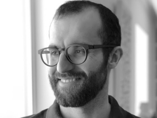 وزارة الثقافة والرياضة والشباب تقيم حلقة عمل للفنان الكويتي أحمد الرفاعي