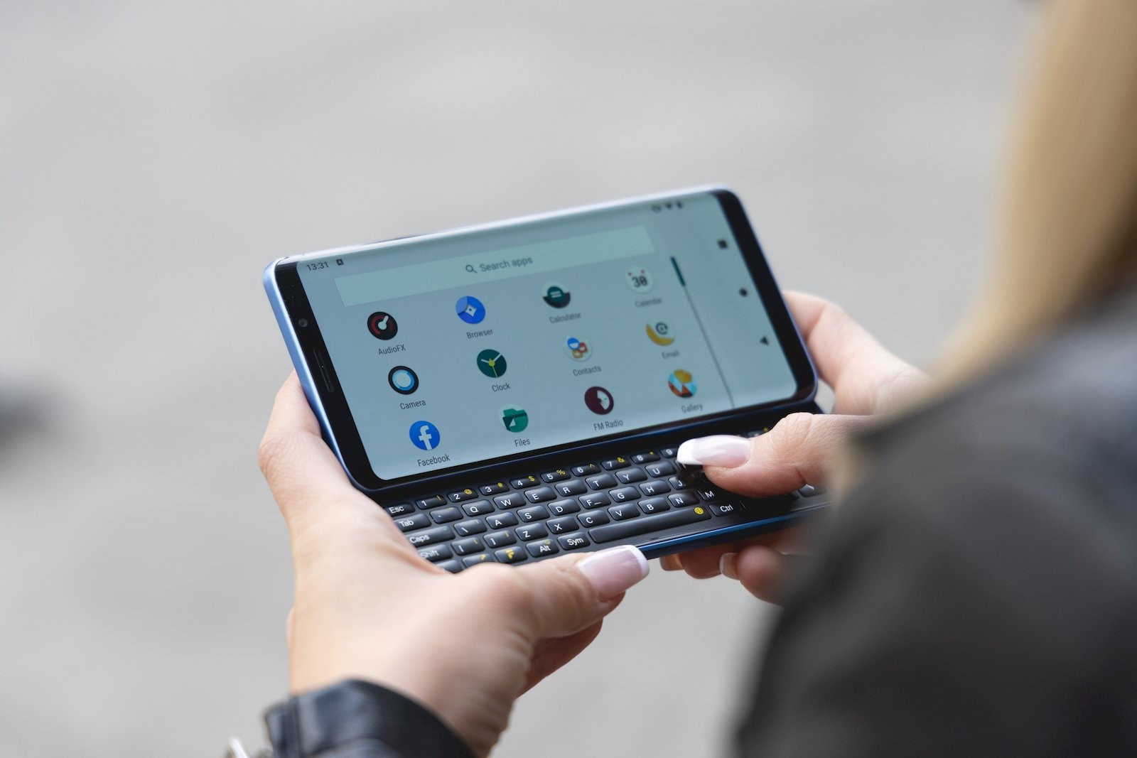 XDA يتعاون مع F(x)tec لإنشاء هاتف ذكي يعمل بنظامي LineageOS و Ubuntu Touch