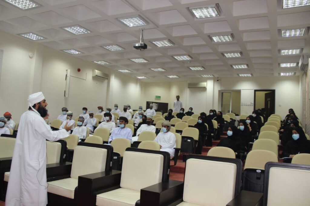 تدشين برنامج "خبرات" لتعزيز المهارات الوظيفية يستقبل المشاركين في محافظتي شمال وجنوب الشرقية 2 IMG 20201018 WA0016