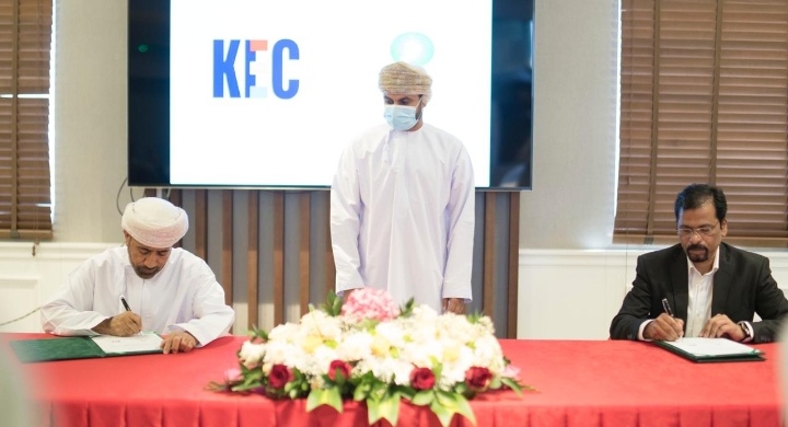 توقيع 5 اتفاقيات لمشروع الربط الكهربائي في السلطنة بتكلفة 183 مليون ريال عماني 1 توقيع 5 اتفاقيات لمشروع الربط الكهربائي في السلطنة بتكلفة 183 مليون ريال عماني