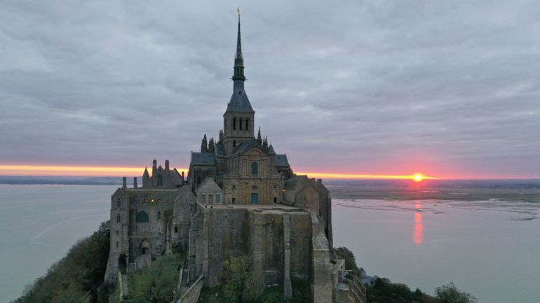 الإعلان عن ترميم جبل-سان-ميشل، إحدى عجائب الدنيا في فرنسا