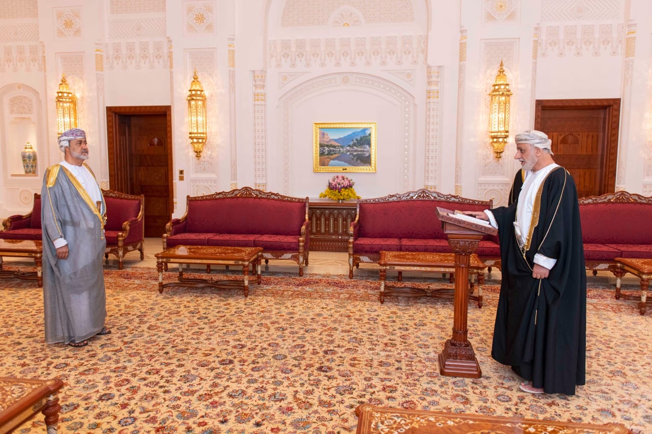 أمام المقام السامي.. رئيس مجلس الدولة يؤدي قسم اليمين