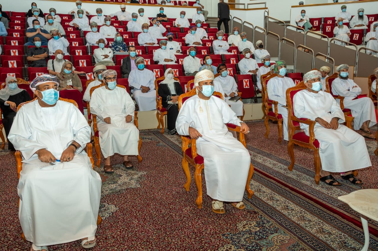 جامعة السلطان قابوس تستضيف فريقا من وحدة متابعة تنفيذ رؤية عمان 2040