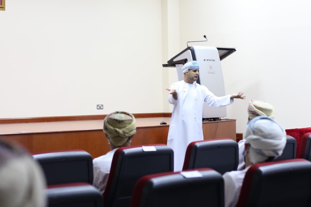 محاضرة بوزارة الثقافة والرياضة والشباب عن إدارة المنشآت الرياضية