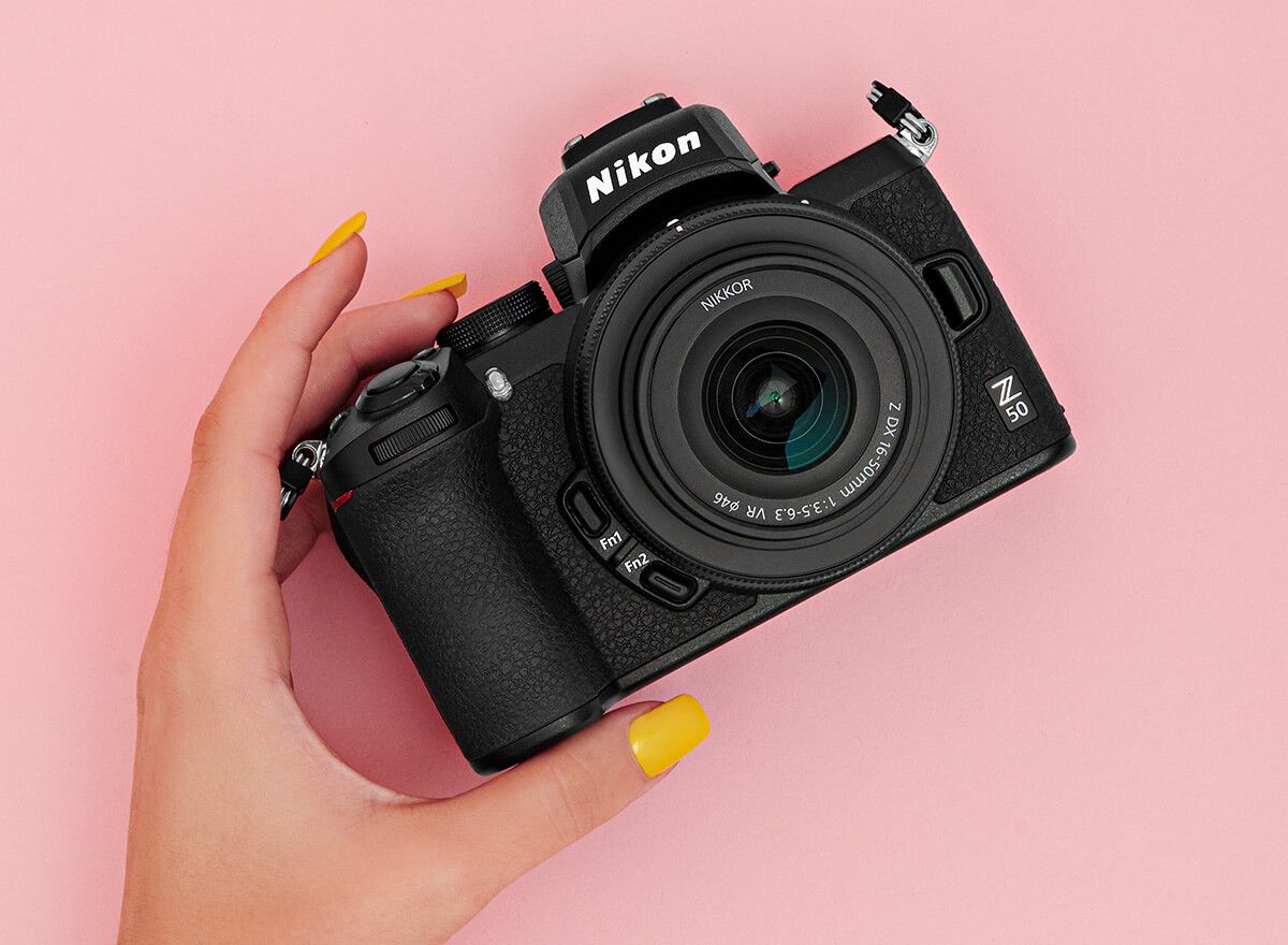 Nikon تسمح أخيرًا للمستخدمين بتحويل كاميراتهم الرقمية الإحترافية إلى كاميرات ويب
