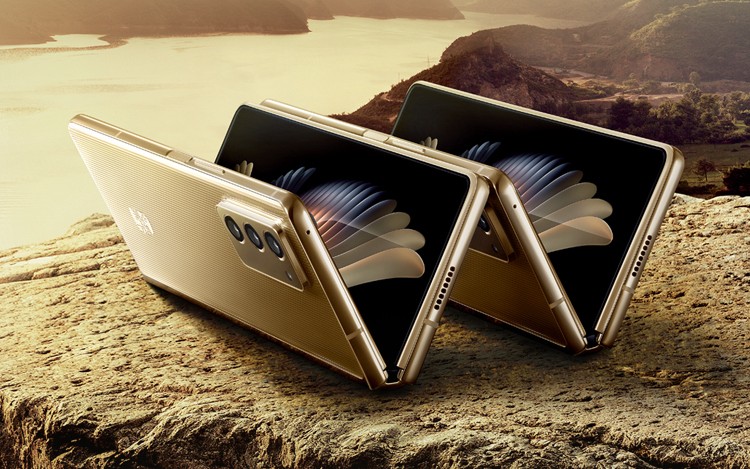 سامسونج تُعلن رسميًا عن Samsung W21 5G كنسخة أرقى من Galaxy Z Fold 2 للسوق الصيني