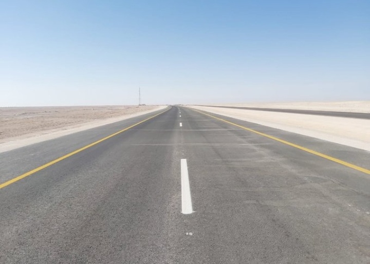 افتتاح (18) كم من ازدواجية طريق أدم ـ هيماء ـ ثمريت أمام الحركة المرورية