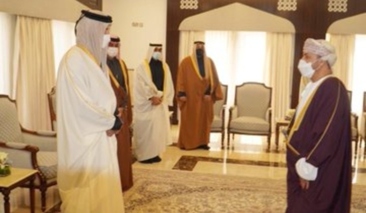 أمير قطر يستقبل وزير الداخلية