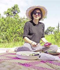 “حكايات جديدة”.. معرض للملقاشية “كليمانتين كانديلا”(النشرة الثقافية )