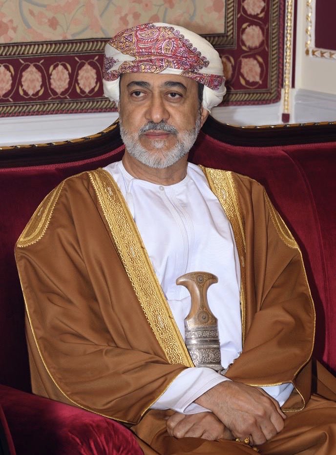 جلالة السلطان المعظم يعود إلى أرض الوطن