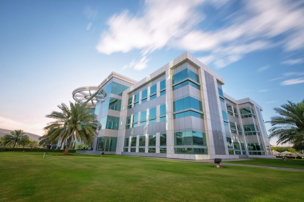"مدائن" تبدأ بتنفيذ مشروع الطريق الدائري لواحة المعرفة مسقط بطول يتجاوز 7.6 كيلو متر 3 IMG 20210801 WA0022