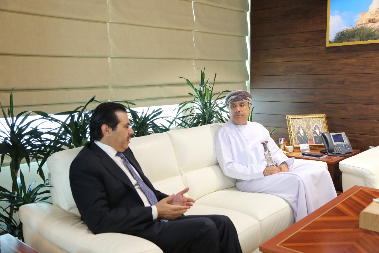 السفير الأردني القهيوي يلتقي مدير عام التأمينات الاجتماعية في سلطنة عمان