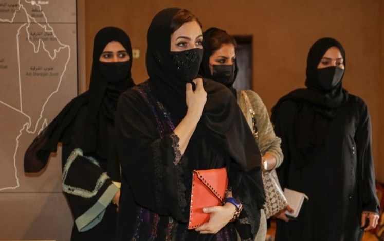 السيدة الجليلة تزور حصن مرباط 1 السيدة الجليلة تزور حصن مرباط