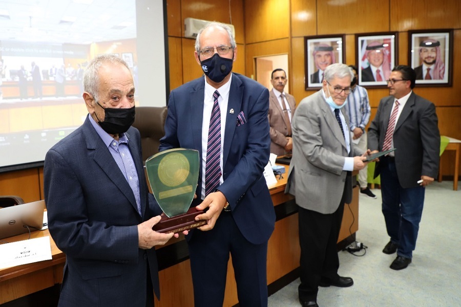 جائزة عرار للإبداع الأدبي للشاعر حيدر محمود (النشرة الثقافية )