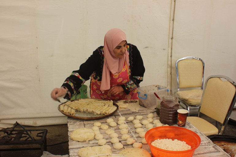 فريال الكوفحي.. “أيقونة” الأطباق الشعبية والتراثية في الأردن