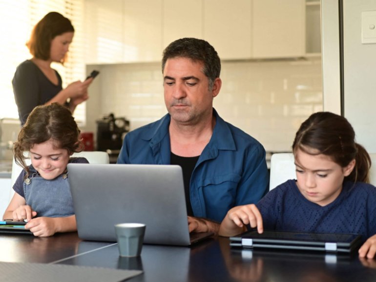 مشكلتك أنت، وليست مشكلتهم.. كيف تفصل ضغوطات العمل عن منزلك وأفراد عائلتك؟ 5 D8A7D984D8B9D985D984 D988D8A7D984D8B9D8A7D8A6D984D8A9 1