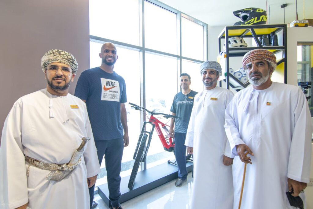 "الأمين" علي الحبسي يدشن دراجات هوائية كهربائية من ماركة سبشيالايزد في السلطنة 2 IMG 20210919 WA0014