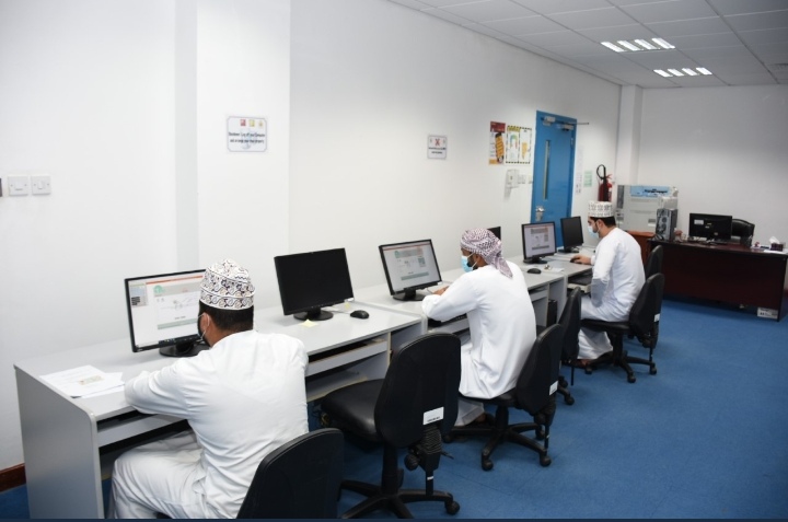 وزارة العمل تجري اختبارات لـ351 باحثًا عن عمل بشمال الباطنة 2 IMG ٢٠٢١٠٩١٨ ١١٣١١٦