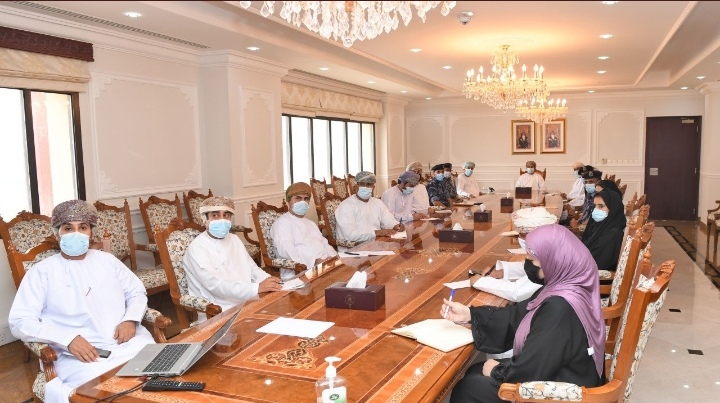 وزير الإعلام يؤكد جاهزية الإعلام العماني في التعاطي مع تأثيرات وتطورات إعصار " شاهين " 2 IMG ٢٠٢١١٠٠٢ ١٦٤٨٥٨