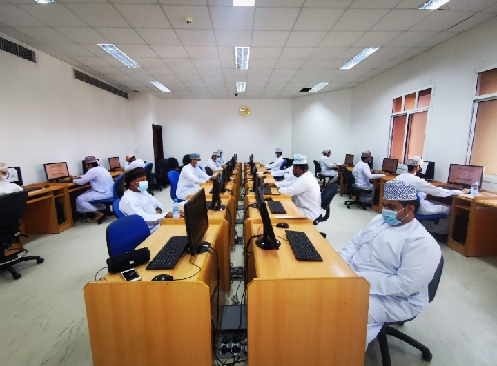 وزارة العمل تبدأ المحطة الثانية من الاختبارات التحريرية للإعلان السابع للفرص الوظيفية للباحثين عن العمل 2 IMG ٢٠٢١١٠١٦ ١٢٣٧١٨