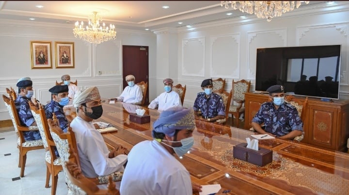 وزير الإعلام يؤكد جاهزية الإعلام العماني في التعاطي مع تأثيرات وتطورات إعصار " شاهين " 3 IMG ٢٠٢١١٠٠٢ ١٦٤٨٤٦