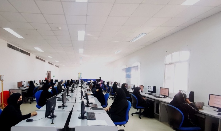 وزارة العمل تبدأ المحطة الثانية من الاختبارات التحريرية للإعلان السابع للفرص الوظيفية للباحثين عن العمل 4 IMG ٢٠٢١١٠١٦ ١٢٣٧٠٦