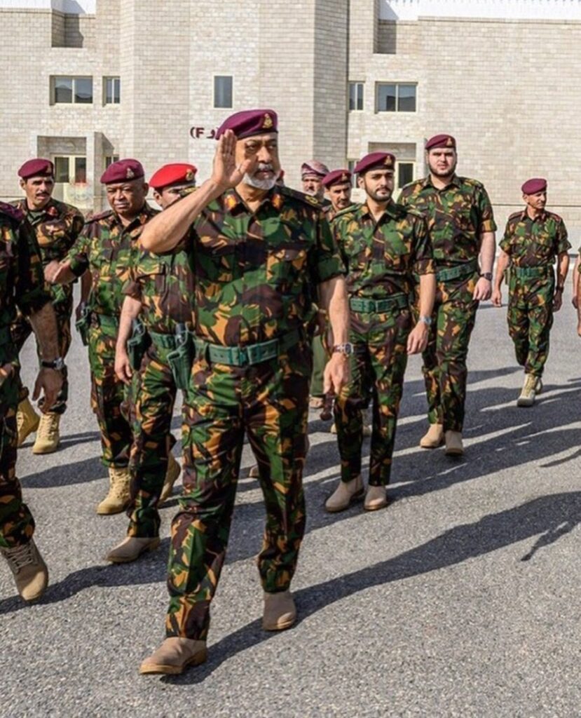 جلالة السلطان المعظم يزور قيادة الحرس السلطاني العماني 3 IMG 20211229 WA0028