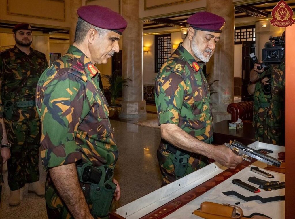 جلالة السلطان المعظم يزور قيادة الحرس السلطاني العماني 5 IMG 20211229 WA0029