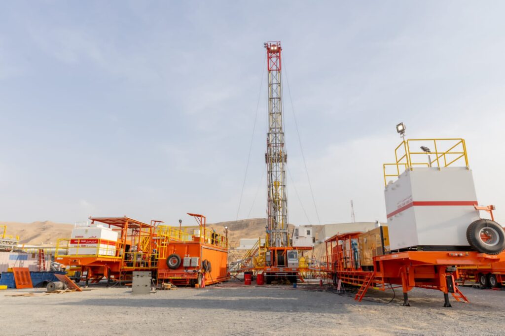 (تنمية نفط عمان) تسند معدات إضافية لصيانة الآبار النفطية لشركة (الشوامخ) 2 IMG 20220117 WA0024