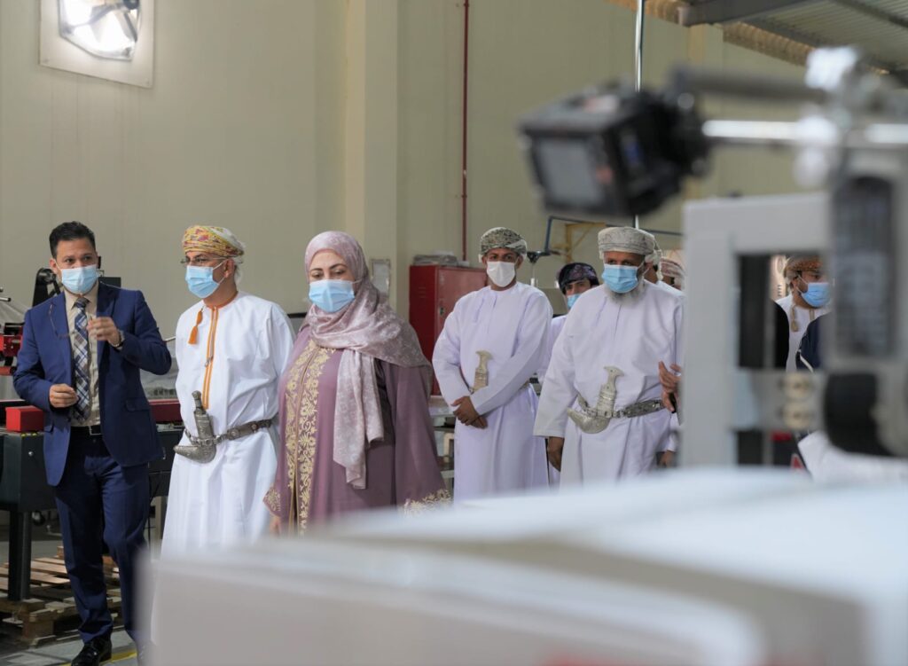 وزيرة التعليم العالي والبحث العلمي والابتكار تطّلع على مشاريع مدينة البريمي الصناعية 3 IMG 20220117 WA0026