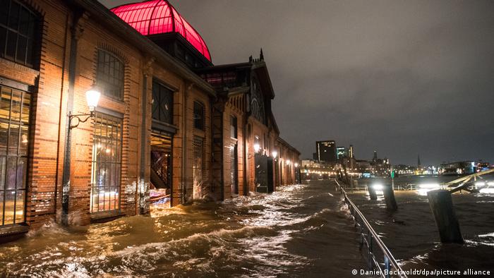 Storm Ylenia causes transport chaos in Germany; About 170 flights cancelled in Netherlands