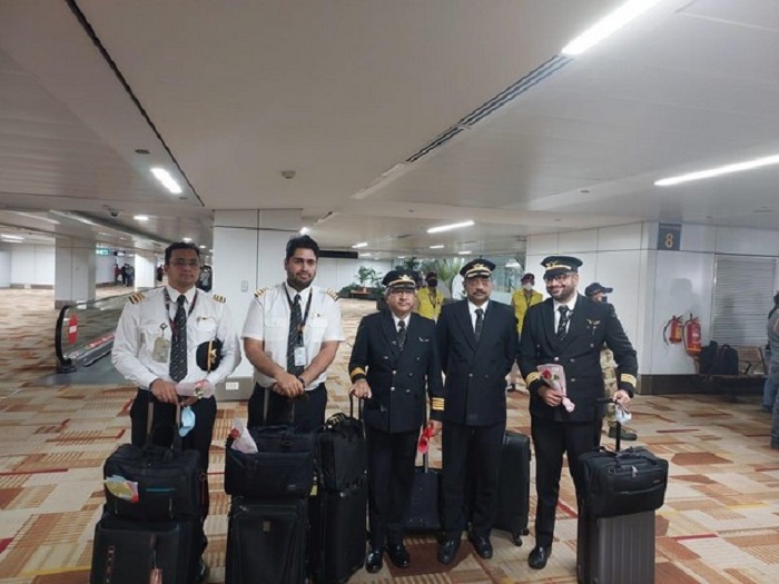 Ukraine Crisis: All ATCs, including Pakistan, gave full cooperation in evacuation mission, says Air India Pilot