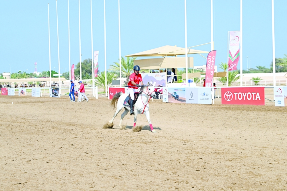 الشرطة تنتزع لقب المتسابقات في الجائزة الكبرى لالتقاط الأوتاد بالرحبة