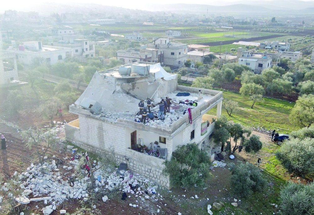 بايدن: تصفية زعيم داعش وعائلته “بقنبلة انتحارية” في منزله
13 قتيلا بينهم أربعة أطفال ونساء في هجوم أمريكي شمال غرب سوريا