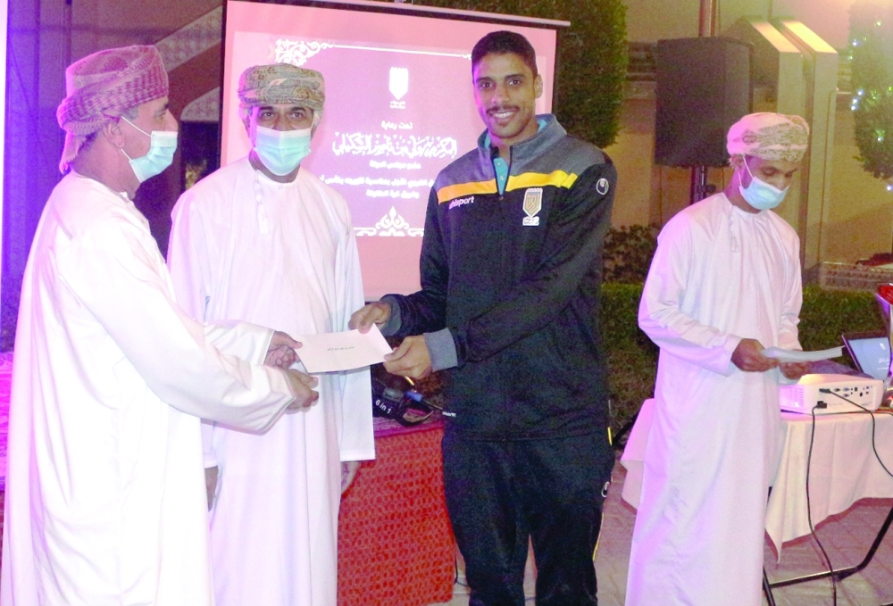 بهلا يُكرّم أبطال كأس أم جي لكرة القدم