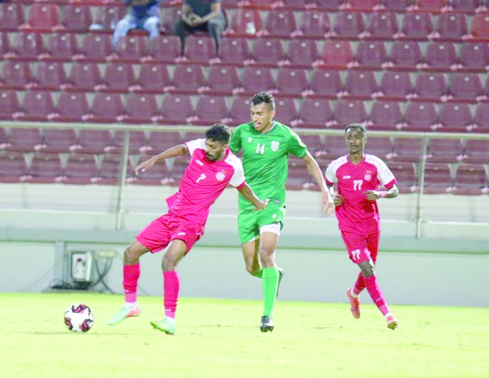 الإثارة عنوان مواجهة ظفار والنصر