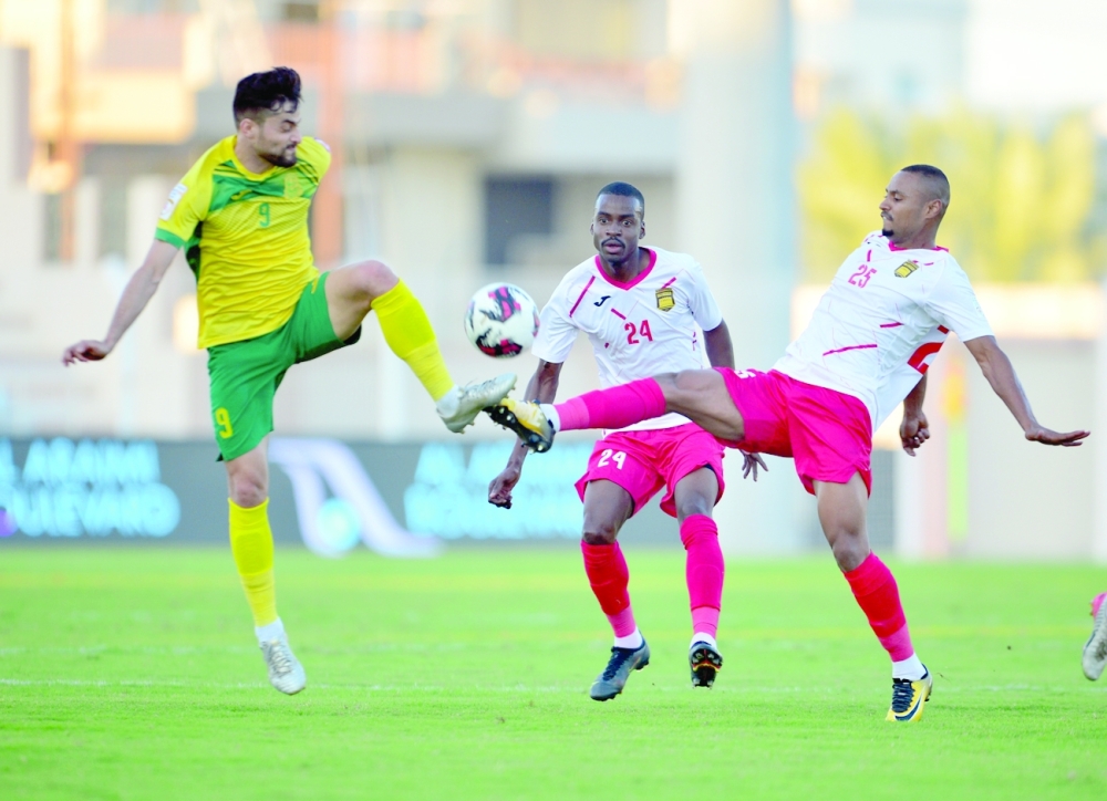 صراع ساخن يجمع السيب والمصنعة على النقاط