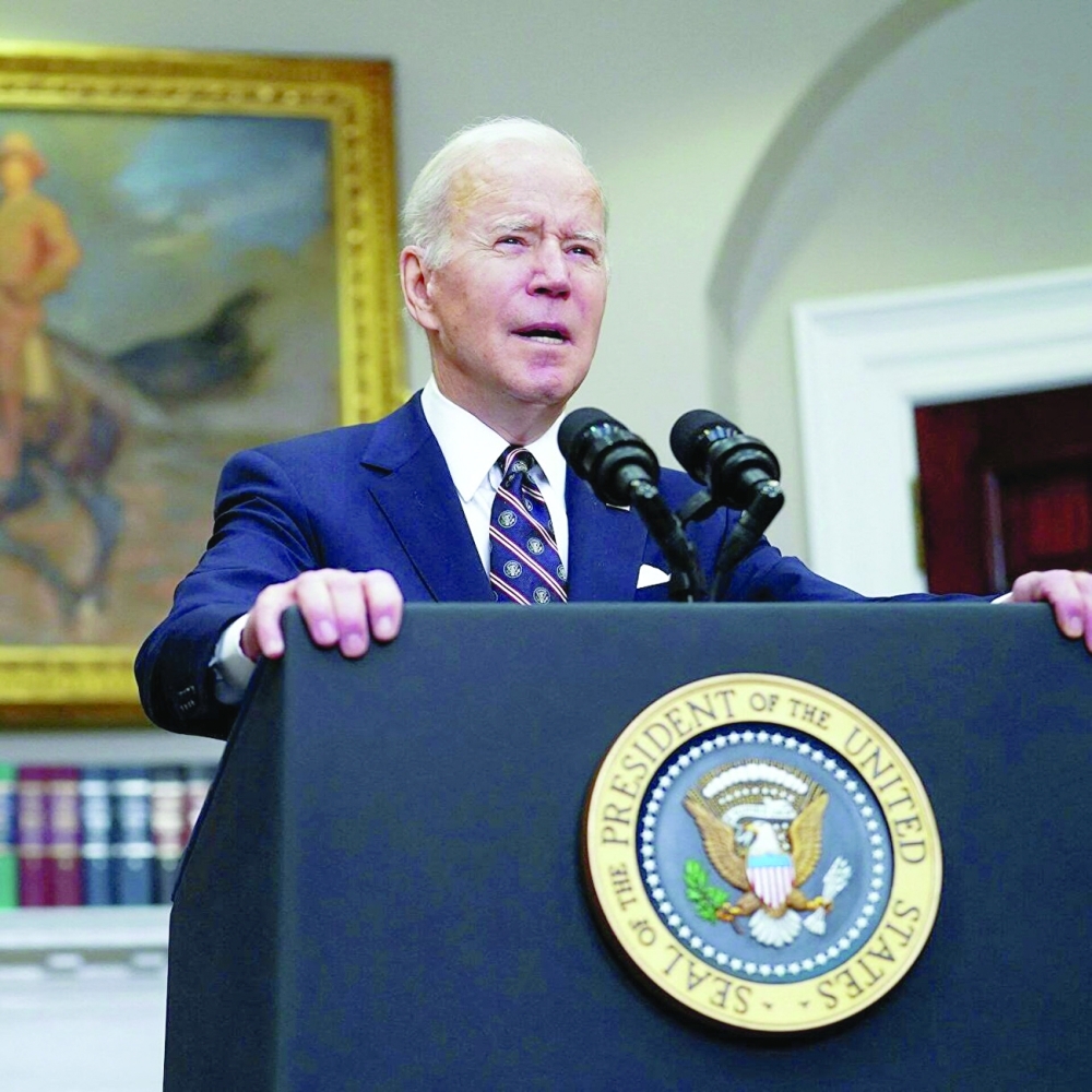 في خطابه المتلفز من البيت الأبيض:
بايدن يعد بأن يواصل مطاردة المسلحين بعد مقتل زعيم تنظيم “داهش”