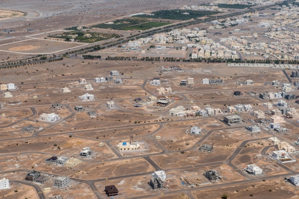 هل حان الوقت لفرض رسوم على الأراضي البيضاء ذات المساحات الكبيرة؟