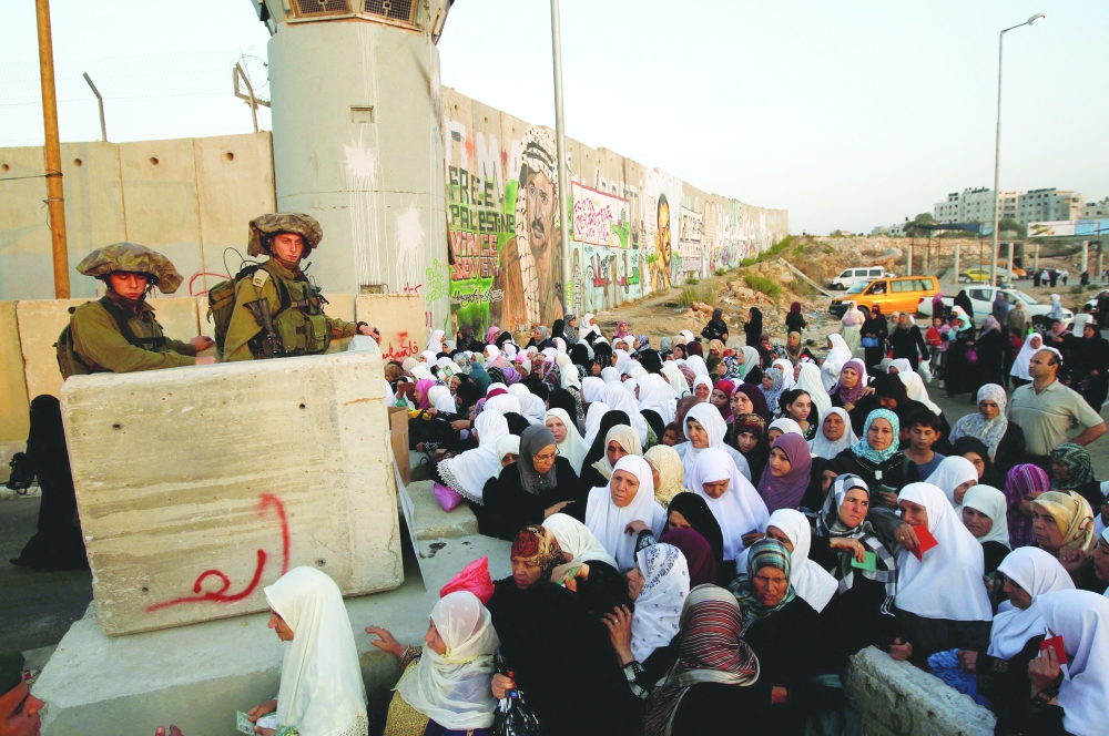 الأوقاف الإسلامية في القدس: عشرات المستوطنين يقتحمون الأقصى