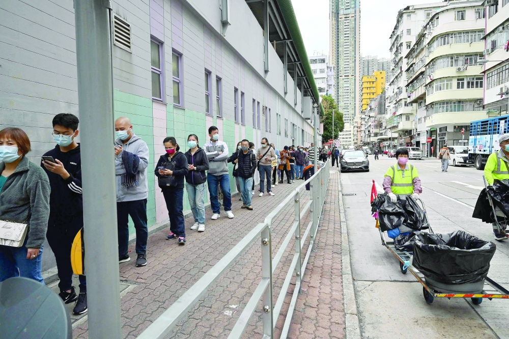 علماء صينيون يطوّرون اختبارا جديدا لكوفيد يتميز بالسرعة والدقة.. و»فايزر» تتوقع زيادة إيراداتها