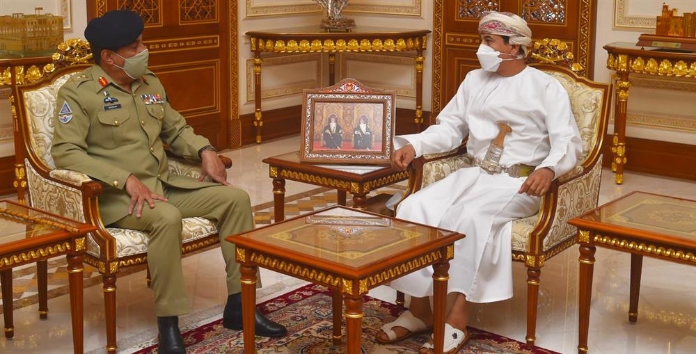 وزير المكتب السلطاني يستقبل رئيس هيئة الأركان الباكستانية المشتركة