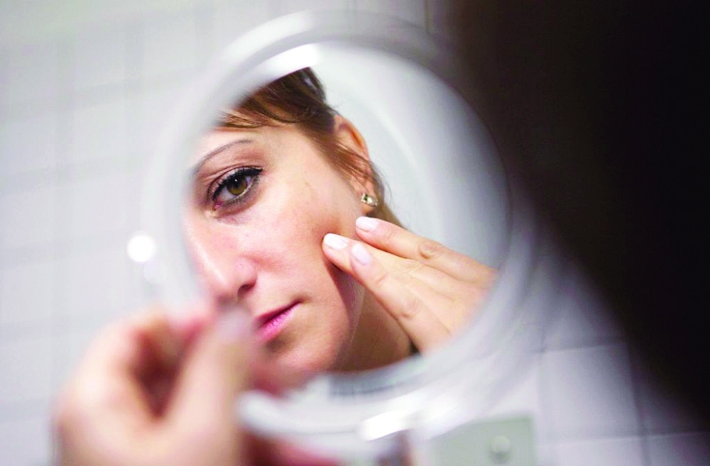 هكذا تتخلصين من البثور تحت البشرة