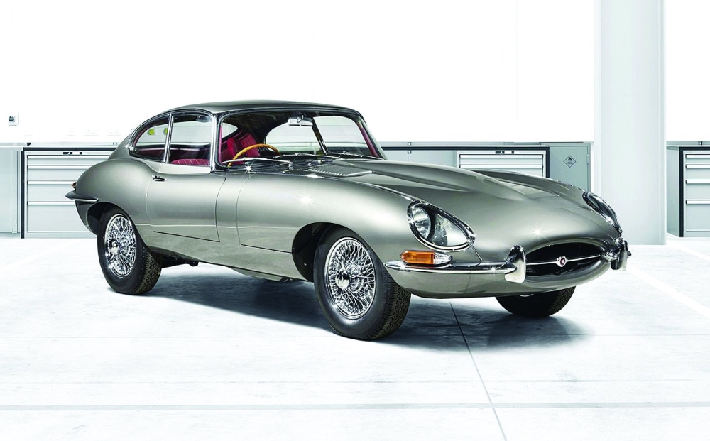 عرض سيارة جاجوار إي-تايب طراز 1965 للبيع في المزاد