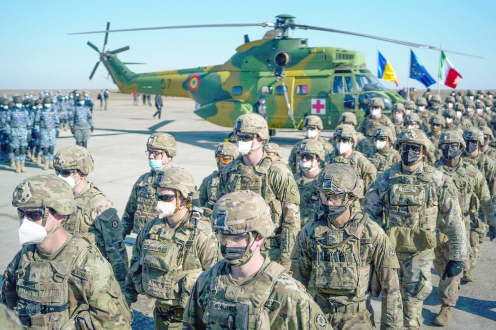 مناورات عسكرية روسية جديدة على الحدود
الناتو يعتزم تعزيز قواته شرق أوروبا بالقرب من أوكرانيا